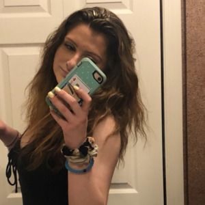 Meet your Posher, Caroline